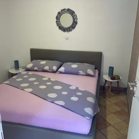 Kuca Eda Ferienhaus Pula